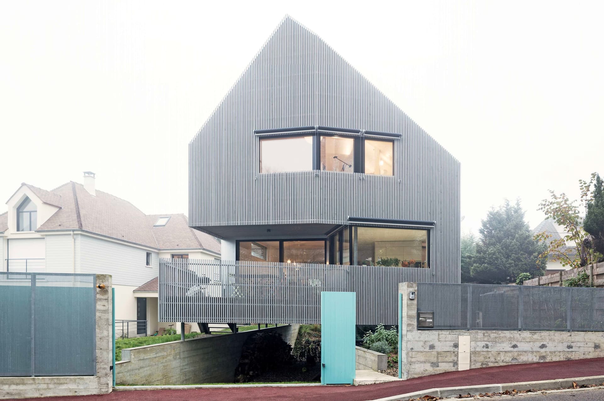 PASSIVE SUBURBAINE