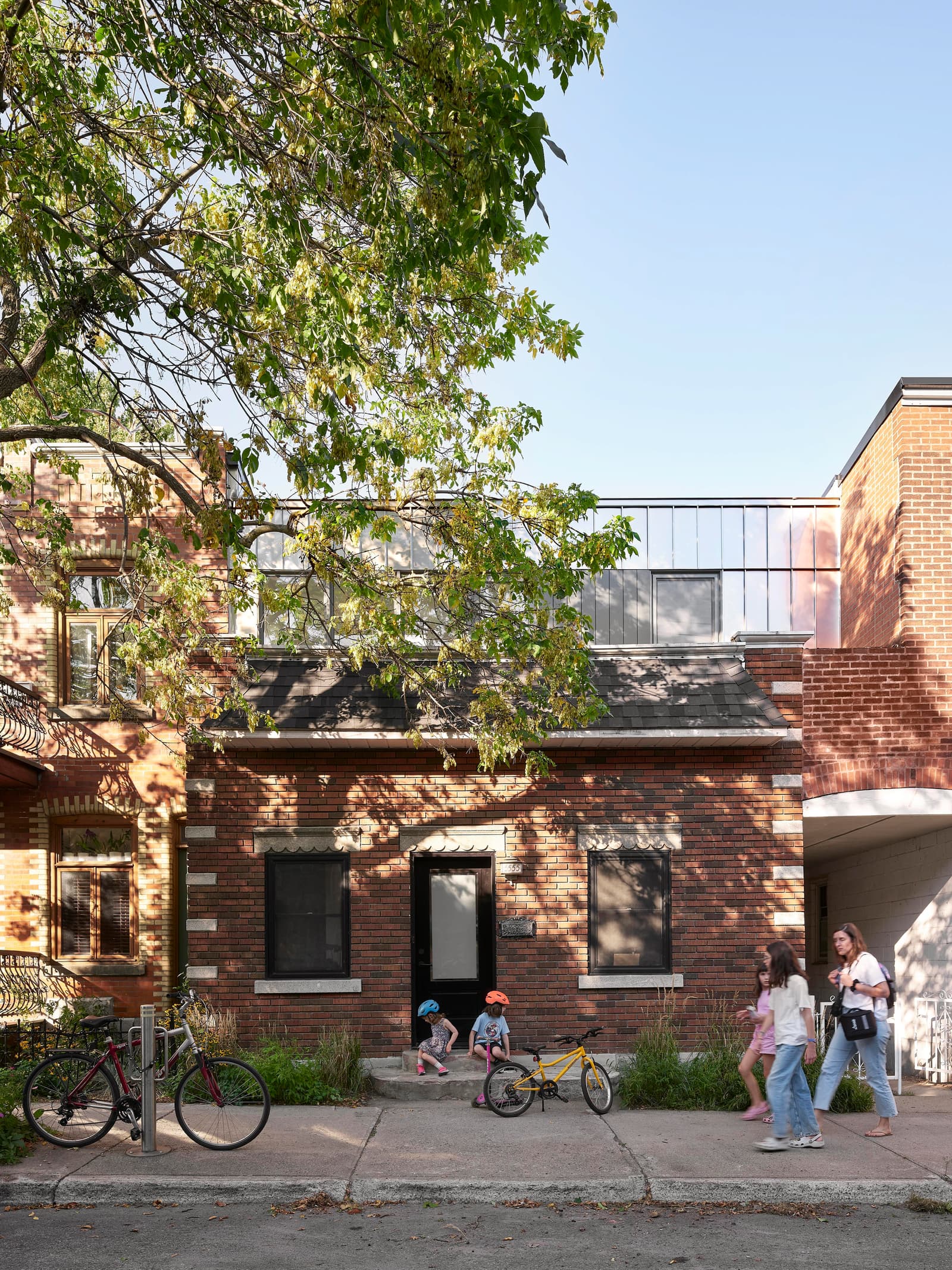 L'ARCHITECTE QUI MURMURAIT À L'OREILLE DES MAISONS - Image 1